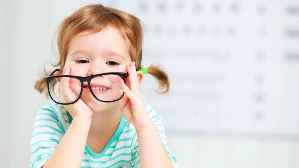 نکات مهم انتخاب عینک برای کودکان
